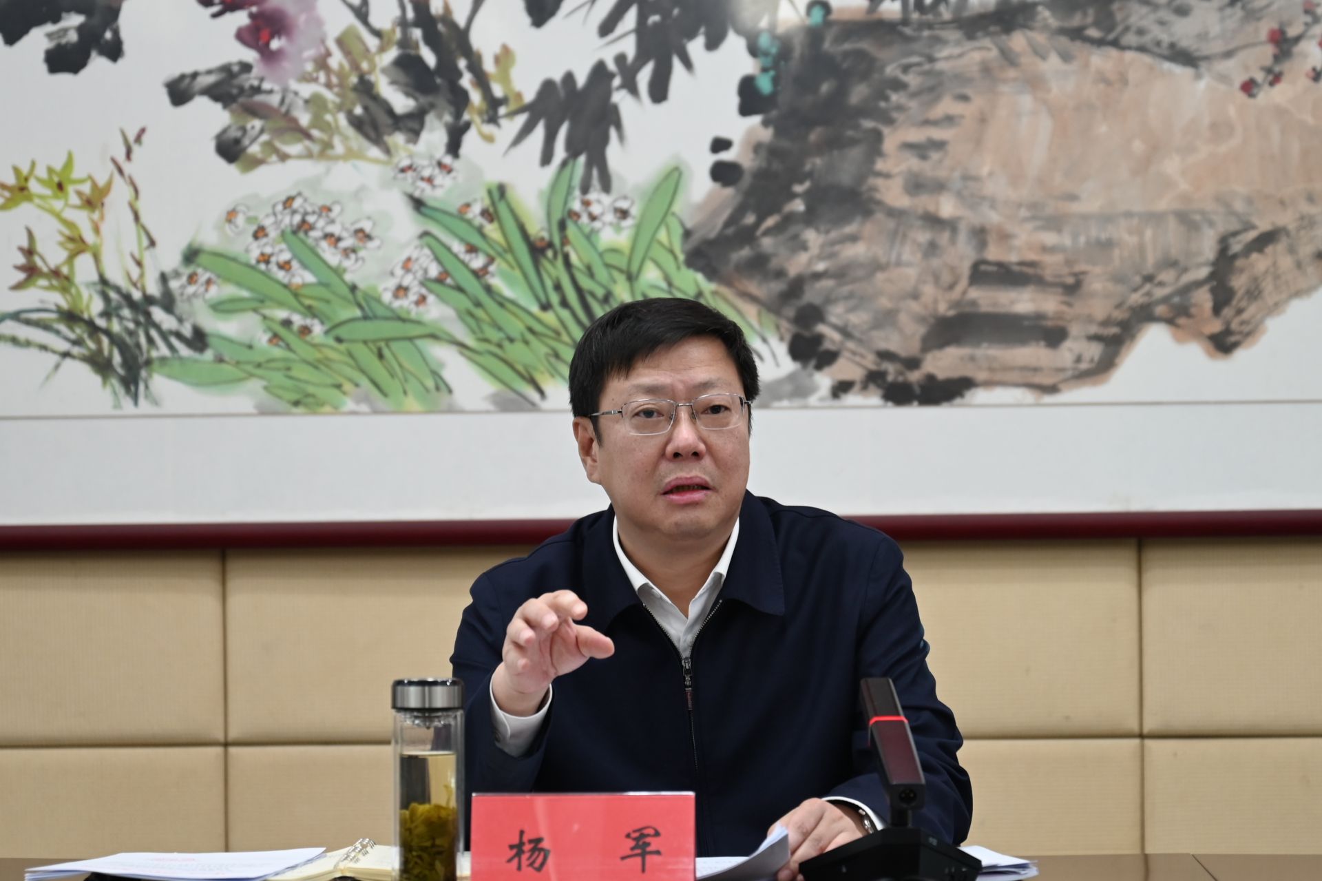 咸寧市文化體制改革與文化產(chǎn)業(yè)發(fā)展領(lǐng)導(dǎo)小組會(huì)議要求：守底線(xiàn) 重招引 強(qiáng)培育 提品質(zhì) 增效益